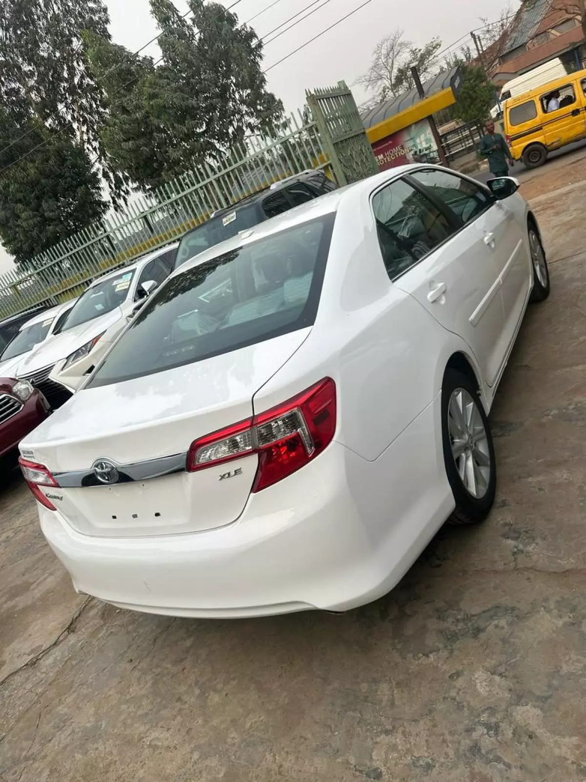 Toyota Camry   - 2014