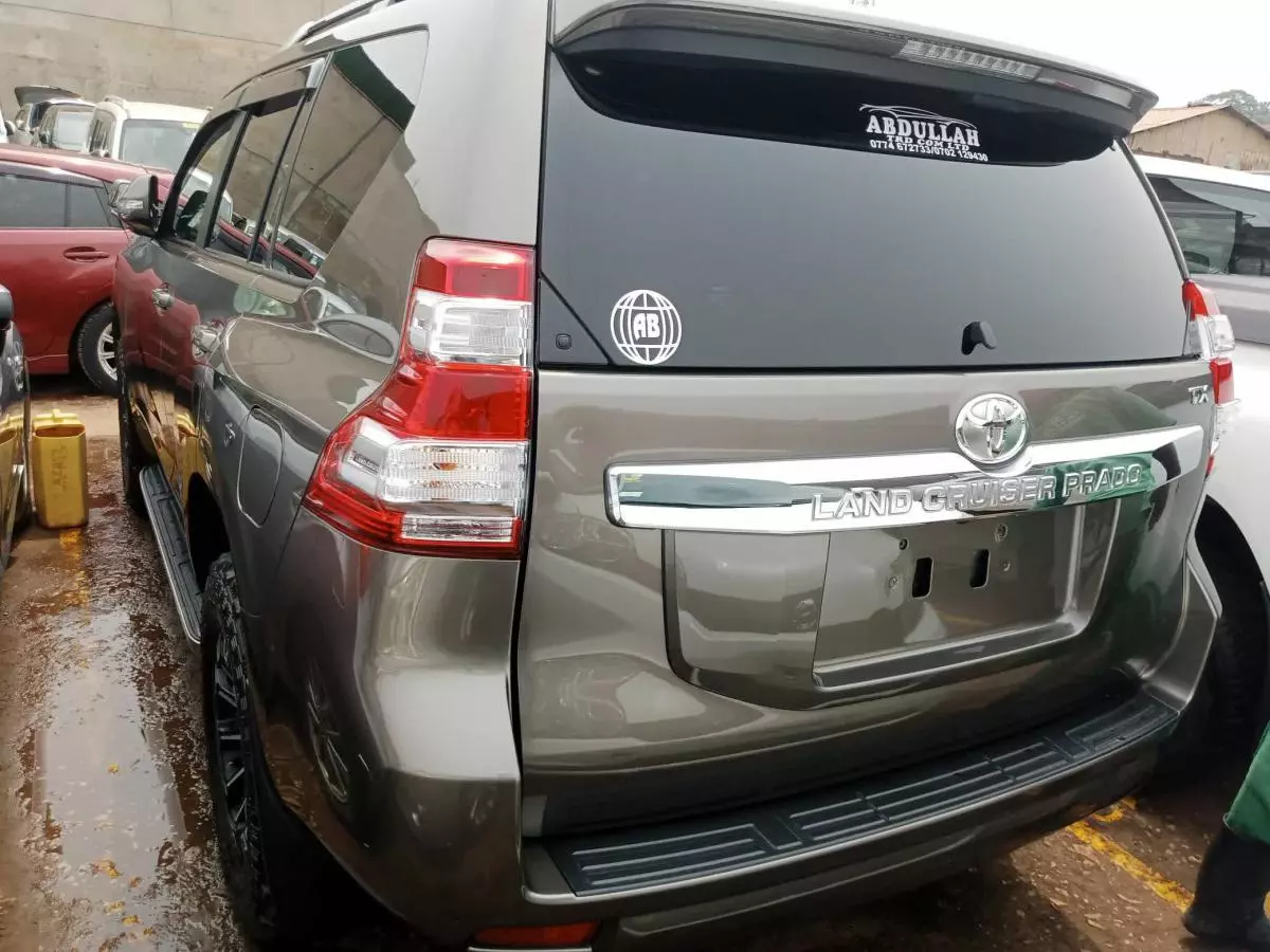 Toyota Landcruiser Prado - 2014