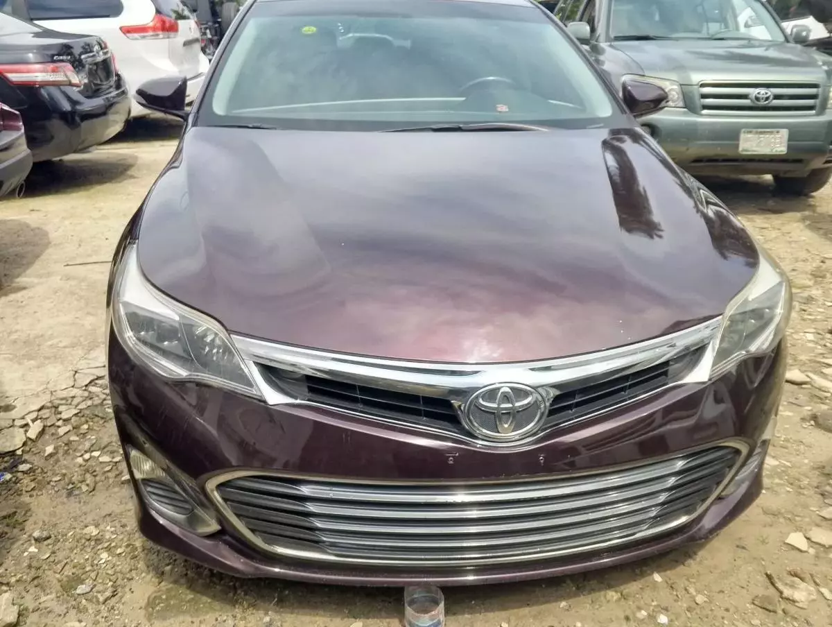 Toyota Avalon   - 2013