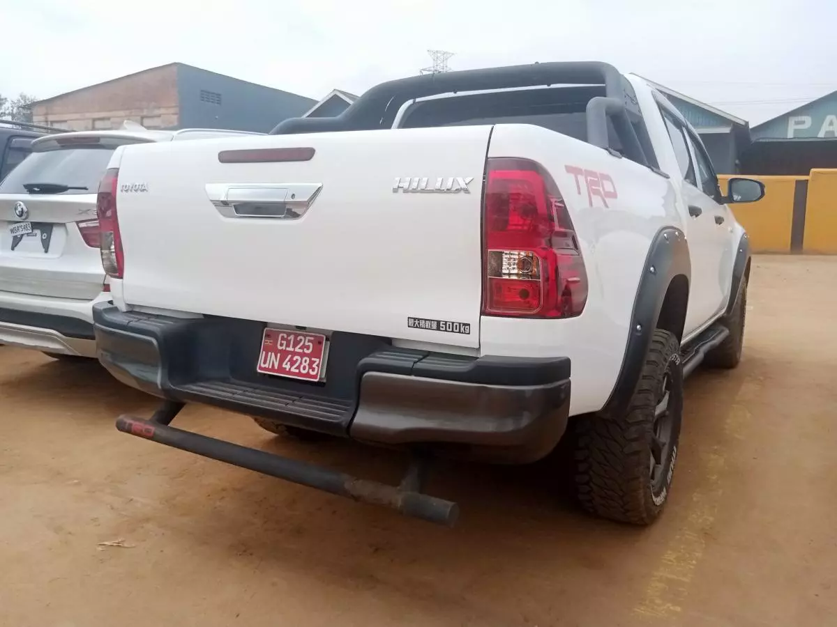 Toyota Hilux   - 2018