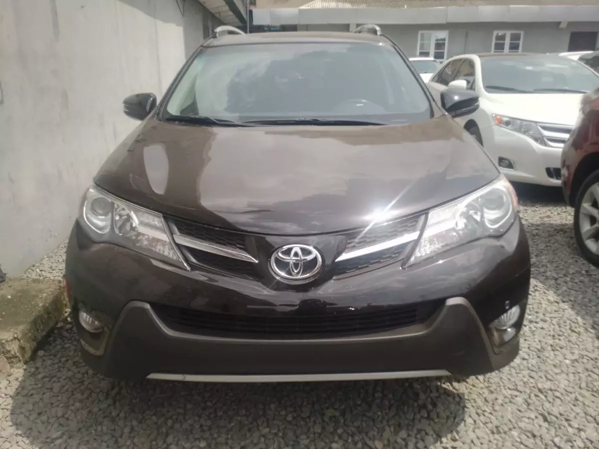 Toyota RAV 4   - 2015