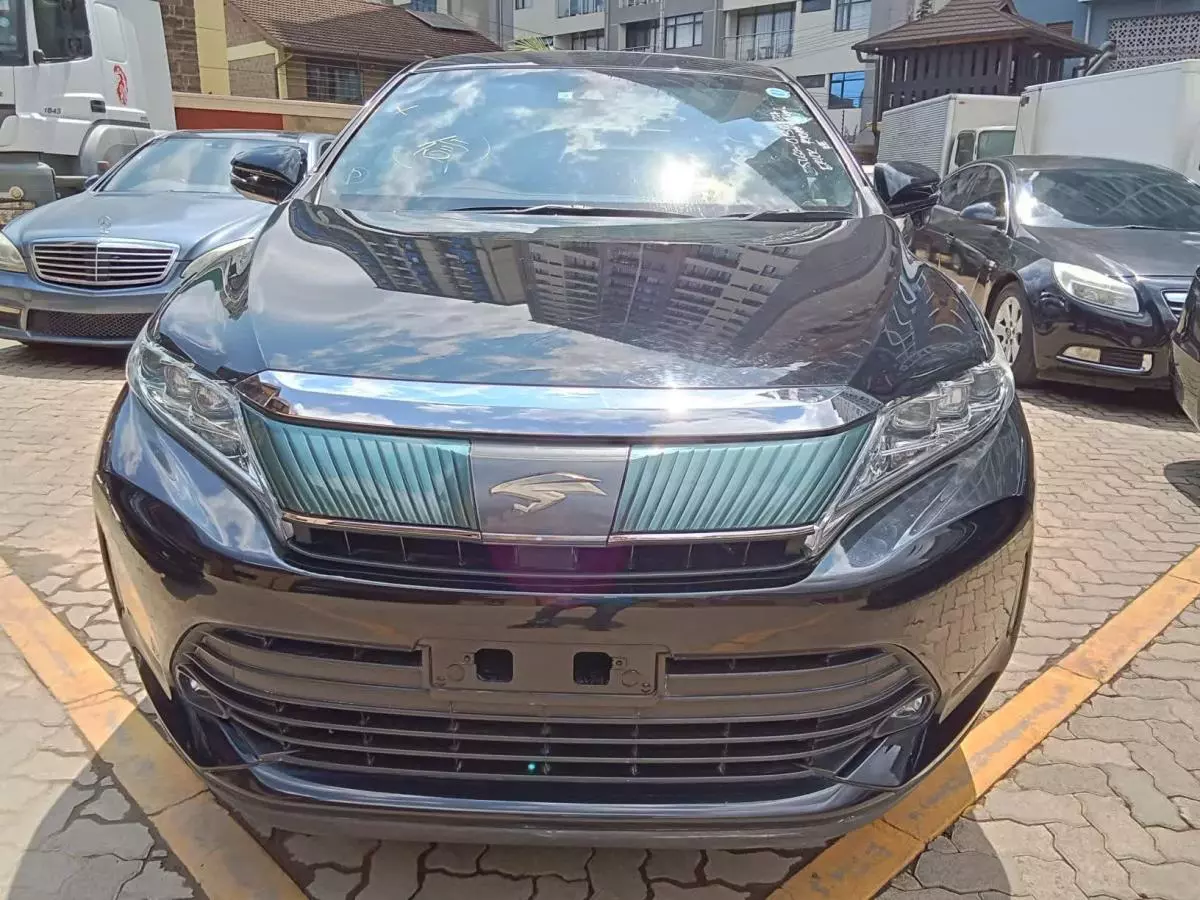 Toyota Harrier   - 2017