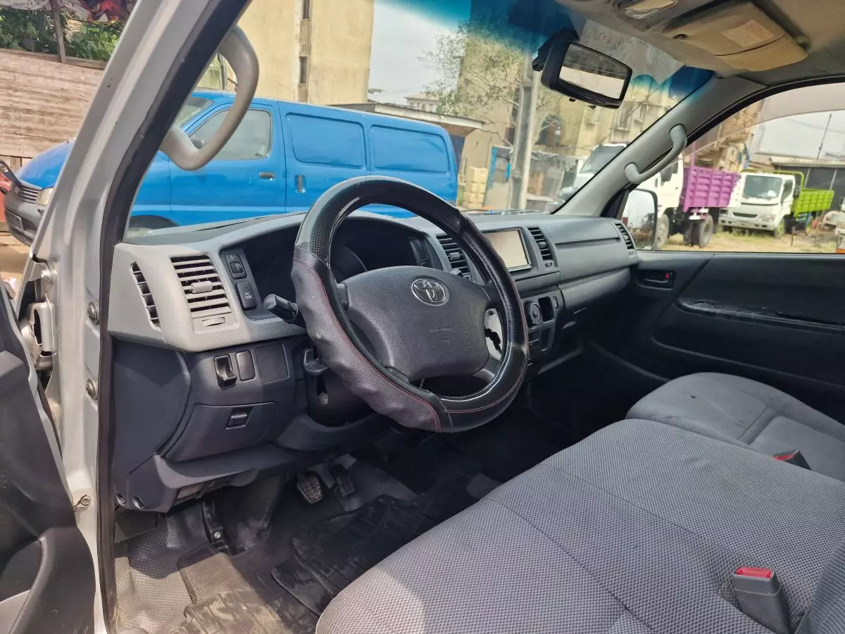 Toyota Hiace   - 2007