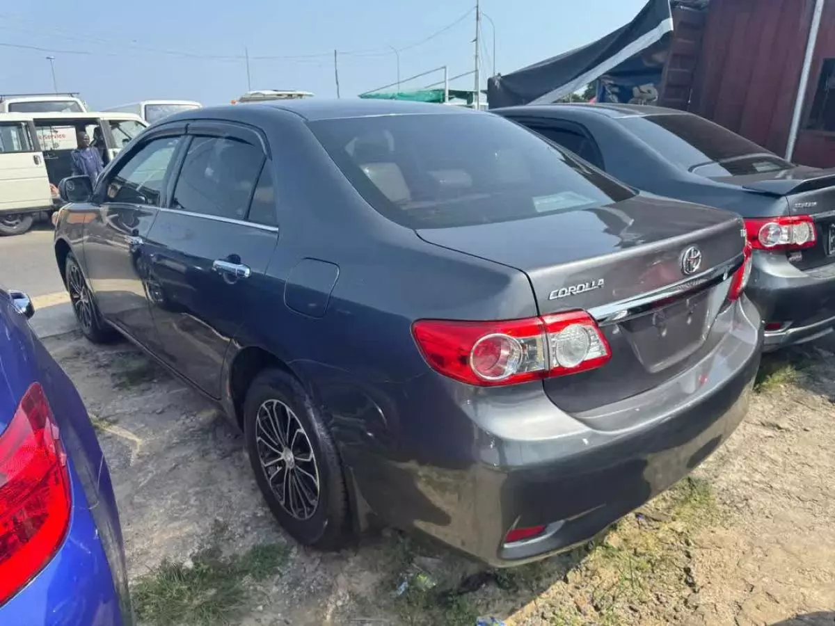 Toyota Corolla   - 2015