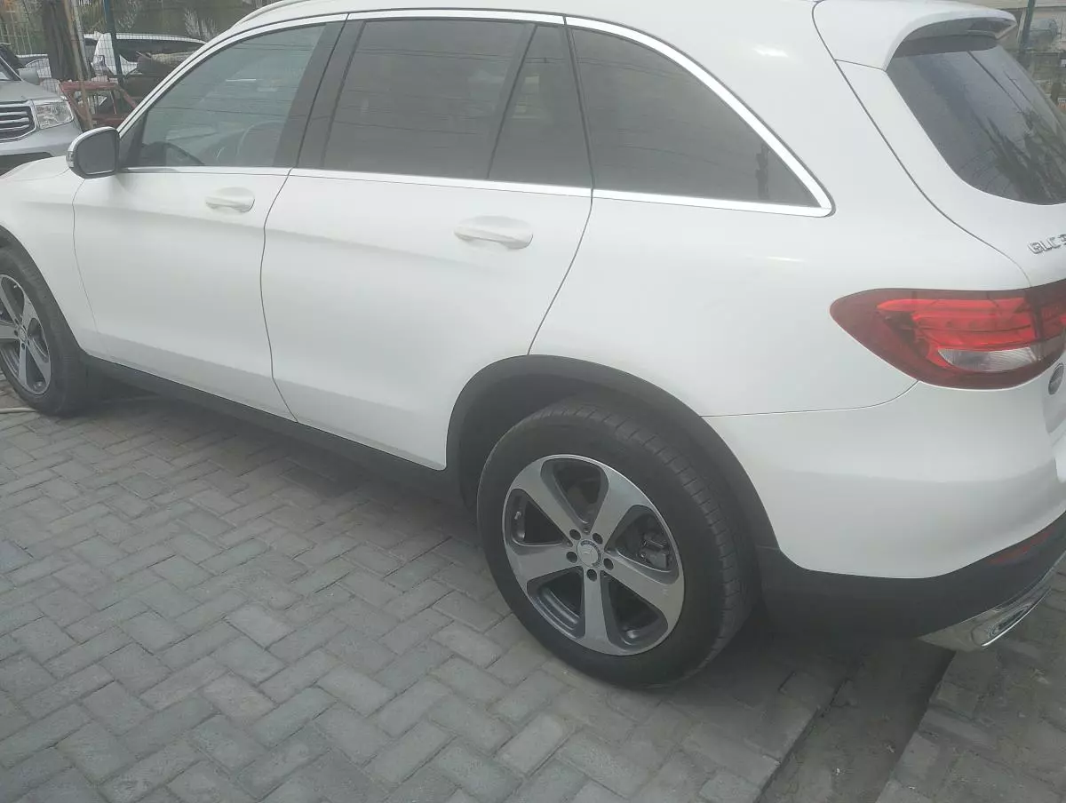 Mercedes-Benz GLC 300   - 2017