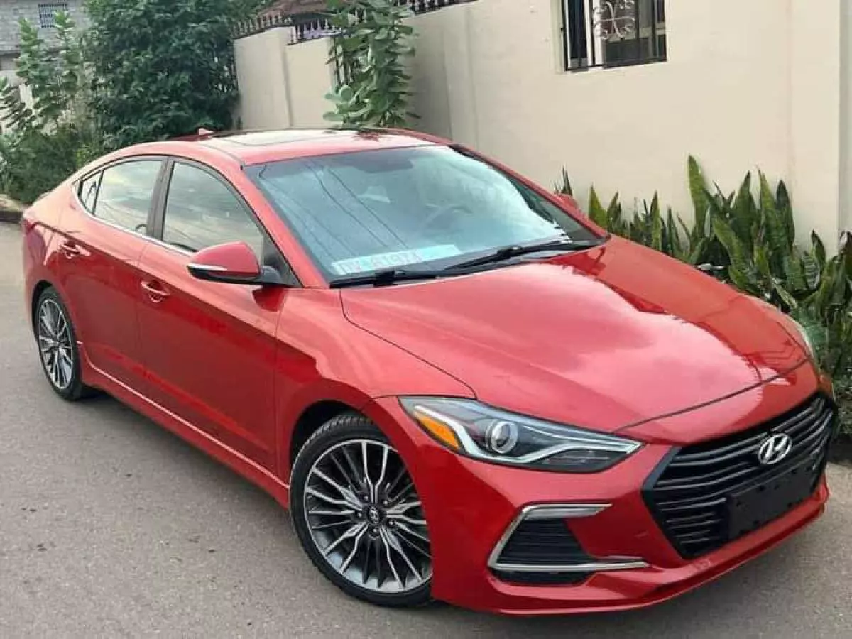 Hyundai Elantra   - 2018