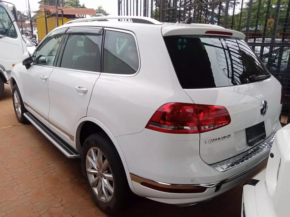 Volkswagen Touareg   - 2014