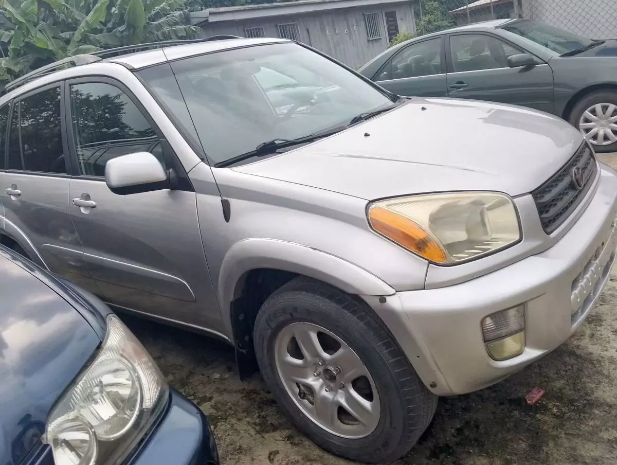 Toyota RAV 4   - 2004