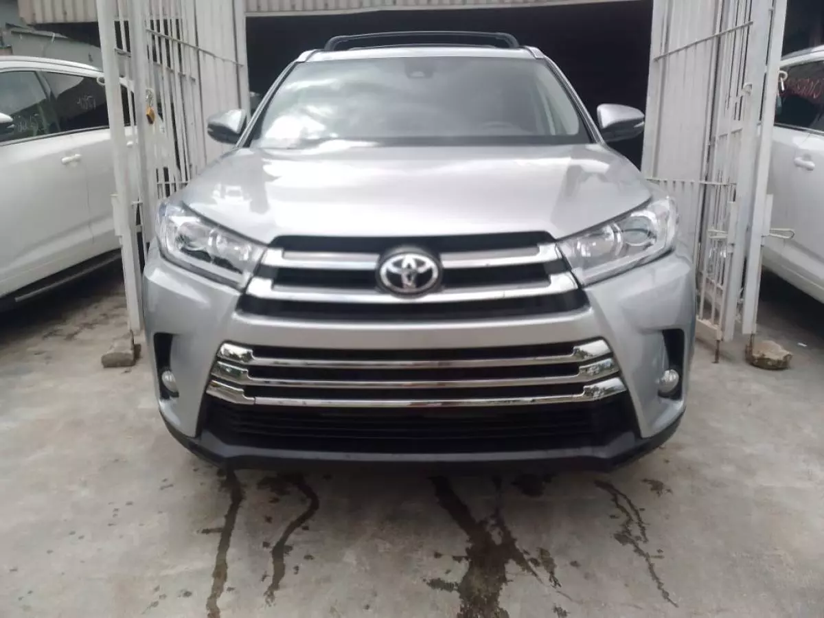 Toyota Highlander   - 2018