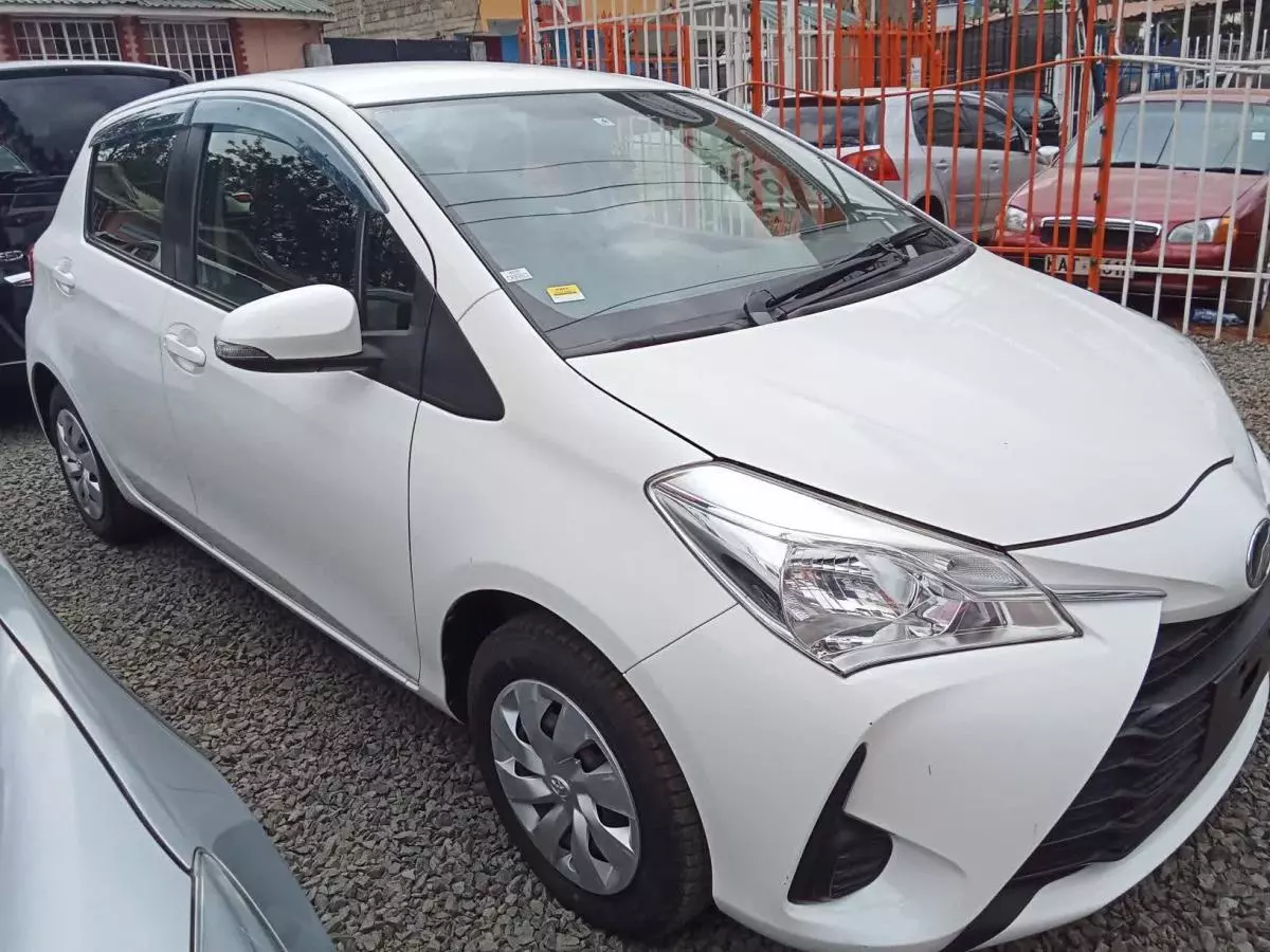 Toyota Vitz   - 2017