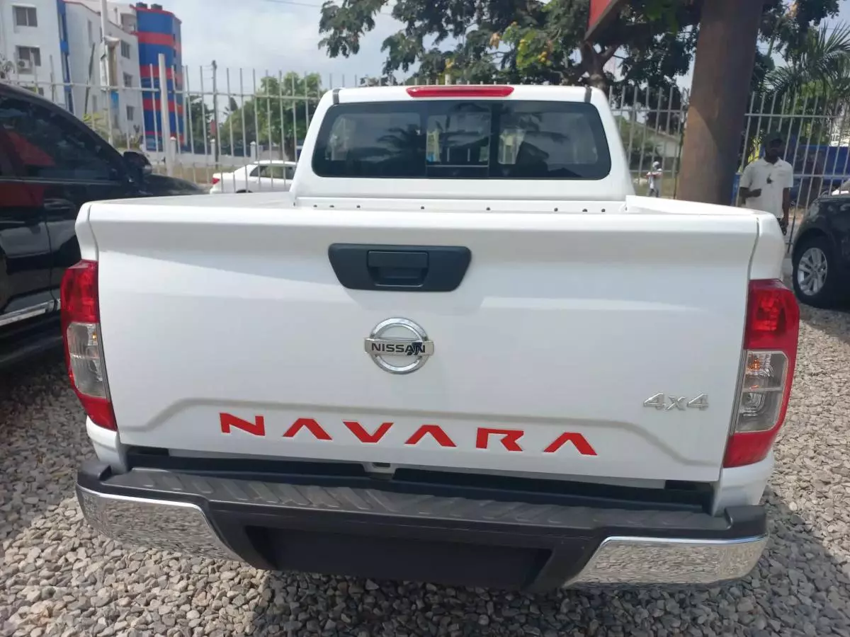 Nissan Navara   - 2020