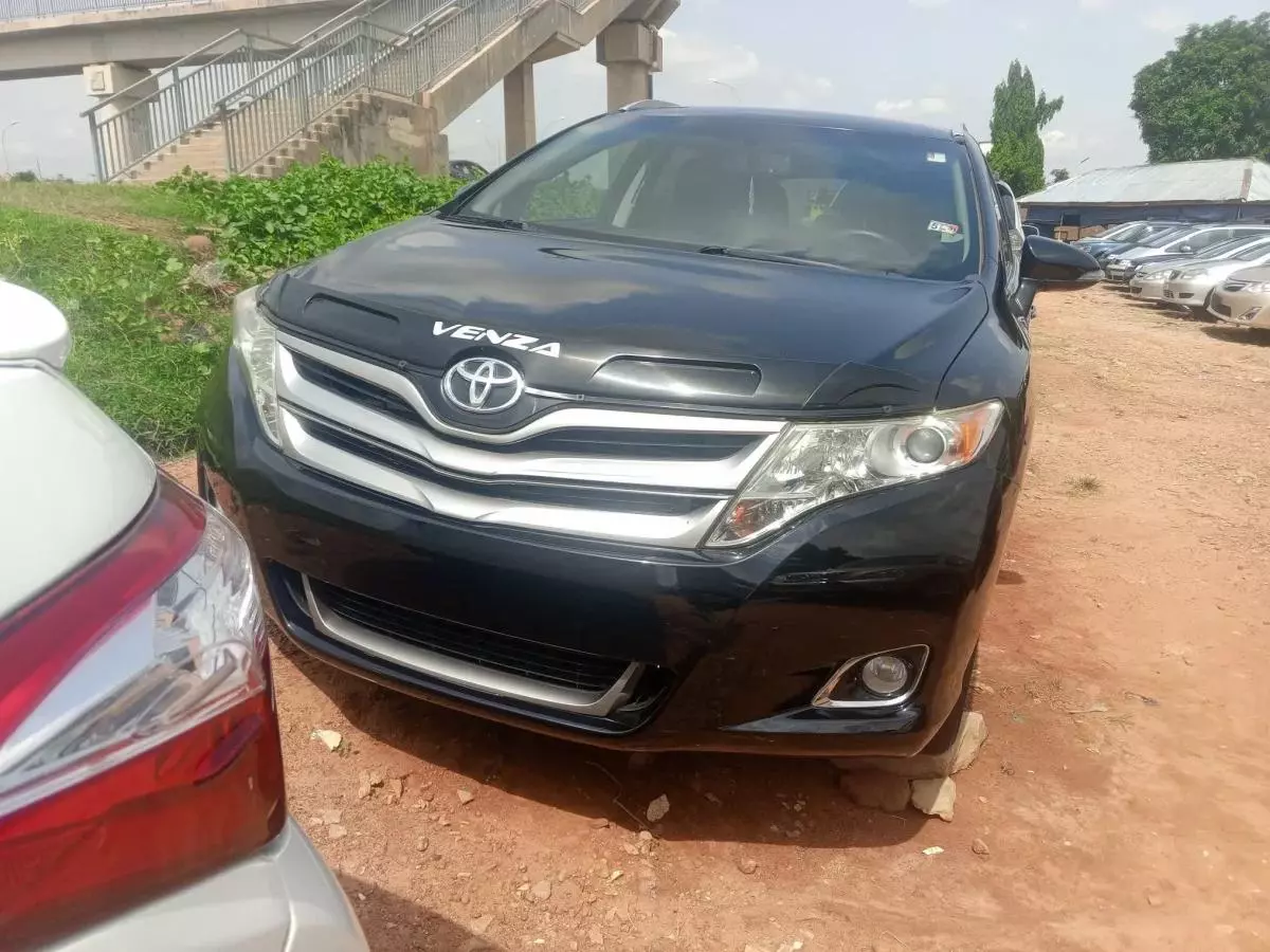 Toyota Venza   - 2013