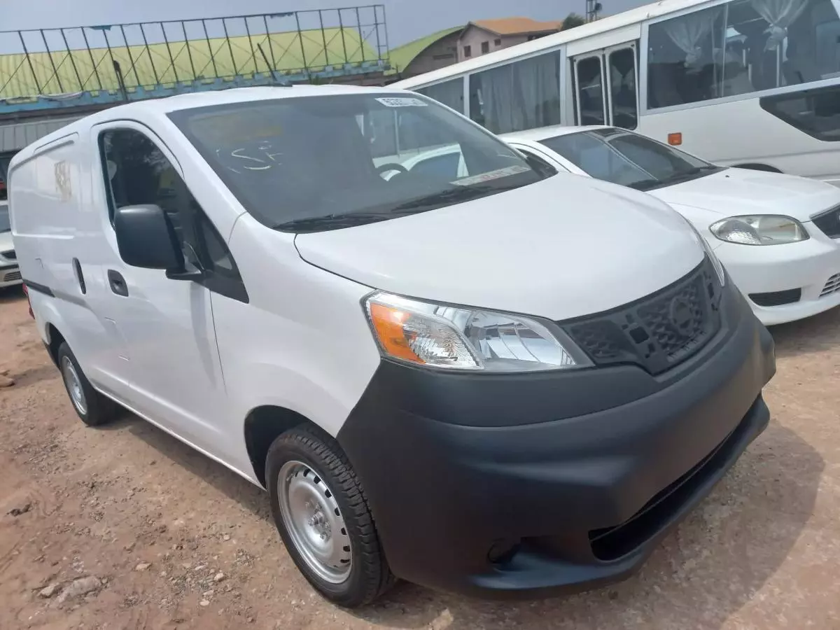 Nissan NV200 - 2015