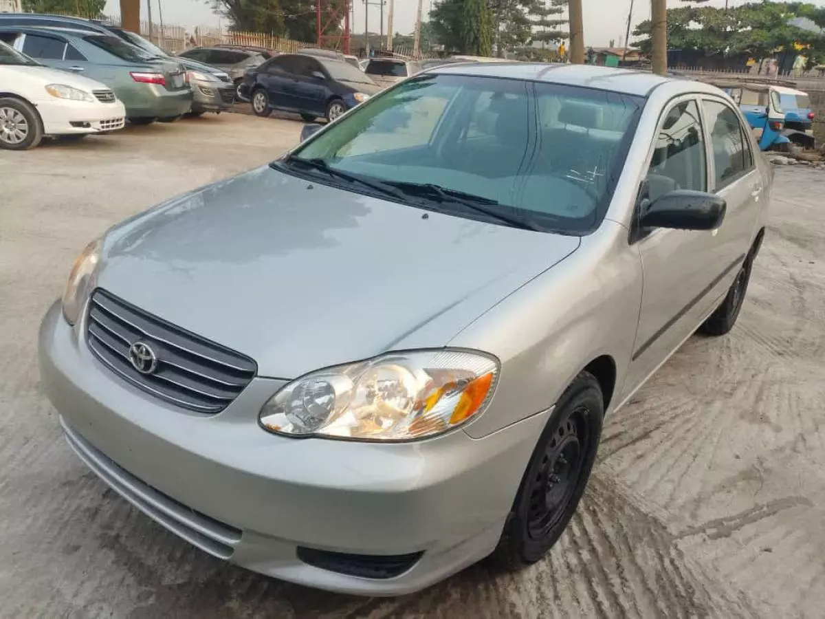 Toyota Corolla - 2004