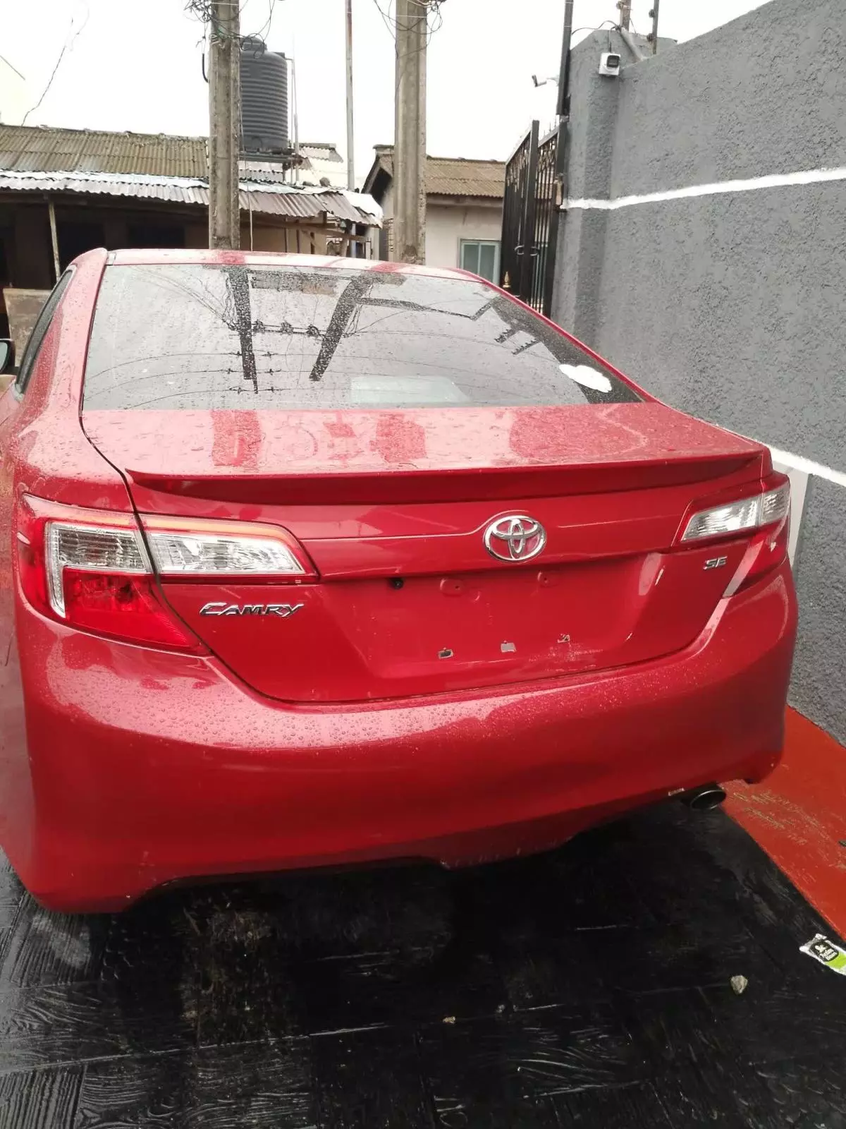 Toyota Camry   - 2012