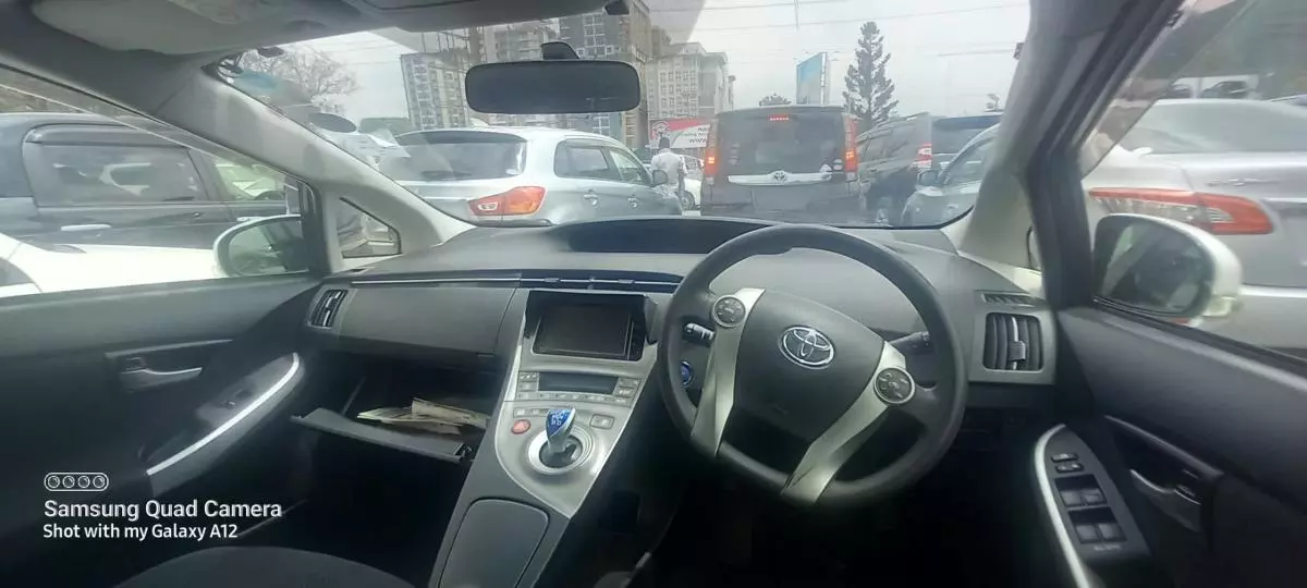 Toyota Prius Hybrid    - 2016