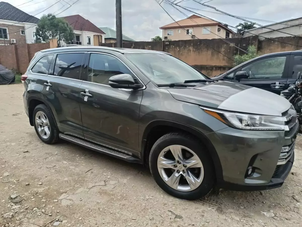 Toyota Highlander   - 2014