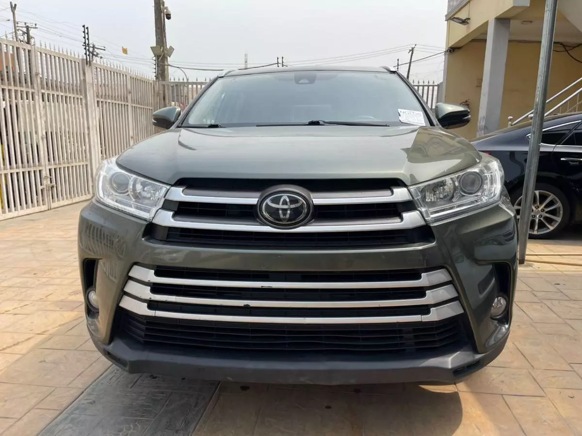 Toyota Highlander   - 2017