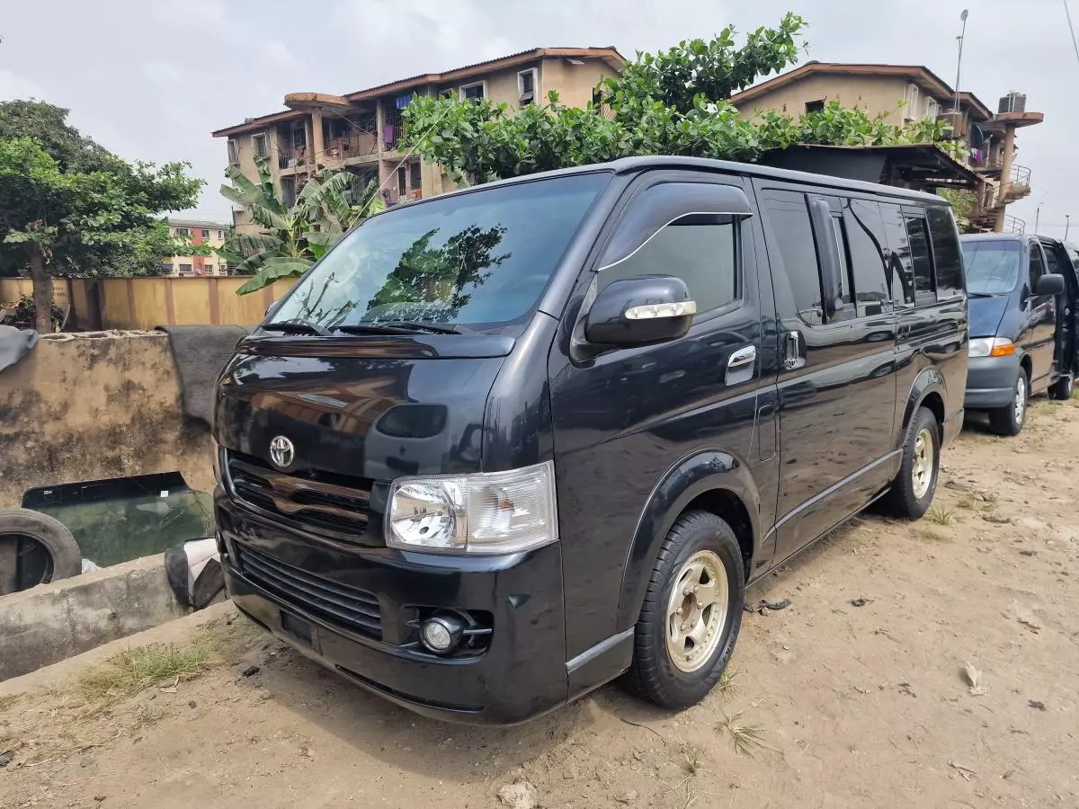 Toyota Hiace   - 2007