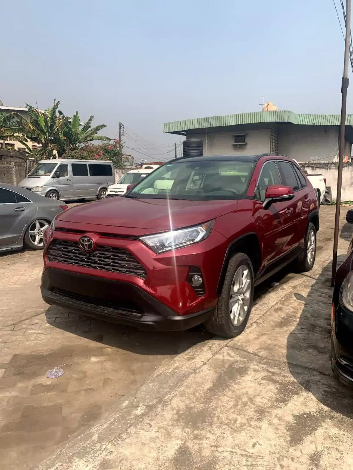 Toyota RAV 4   - 2019