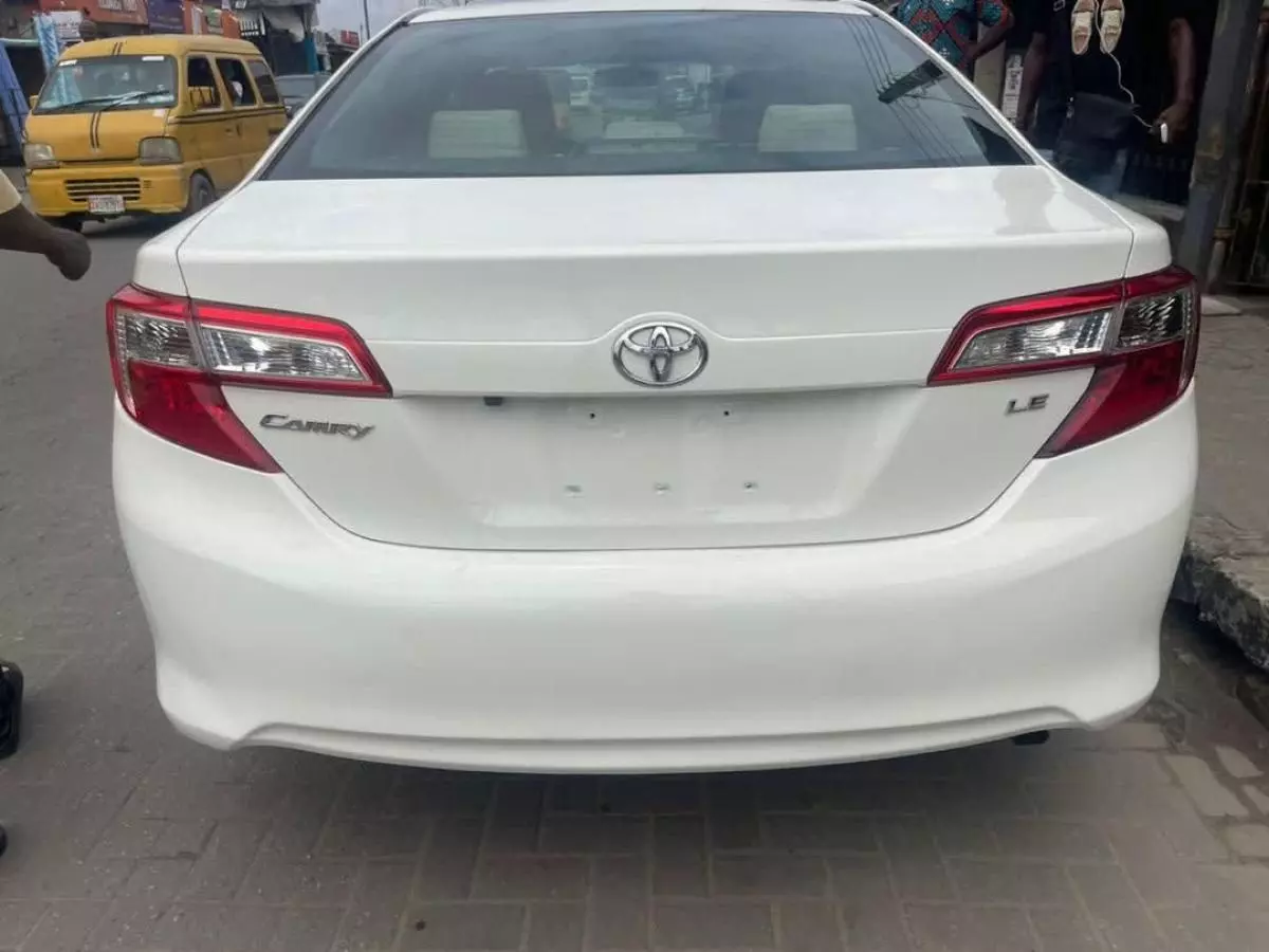 Toyota Camry   - 2014