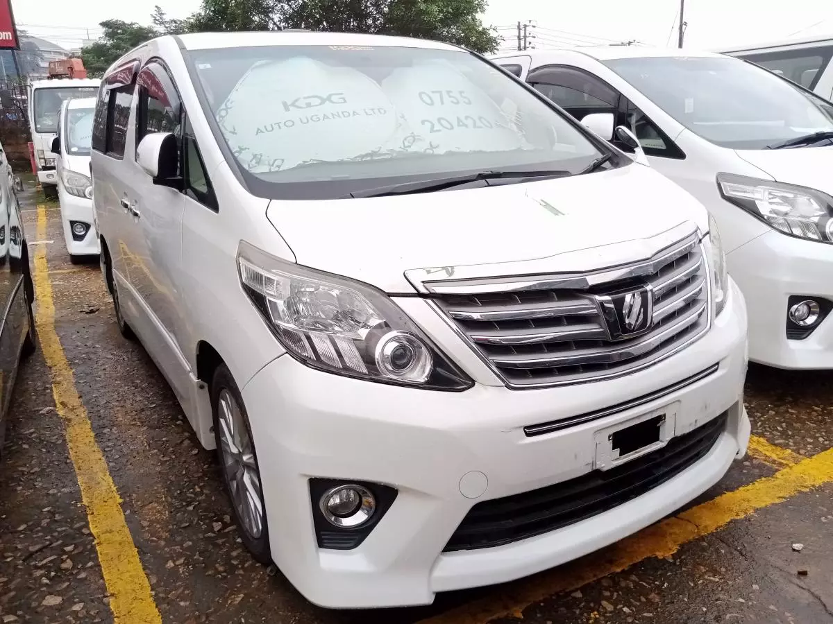 Toyota Alphard   - 2011