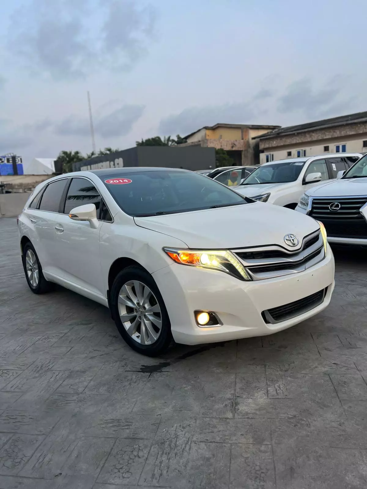 Toyota Venza   - 2014