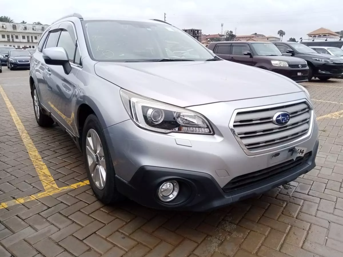 Subaru Outback   - 2015