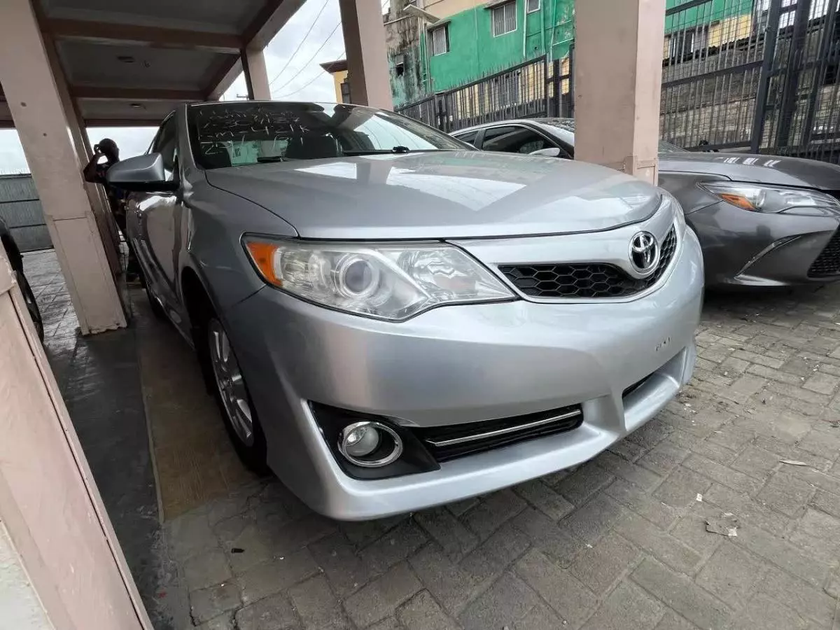 Toyota Camry   - 2014