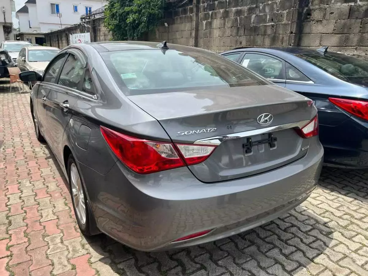 Hyundai Sonata - 2013