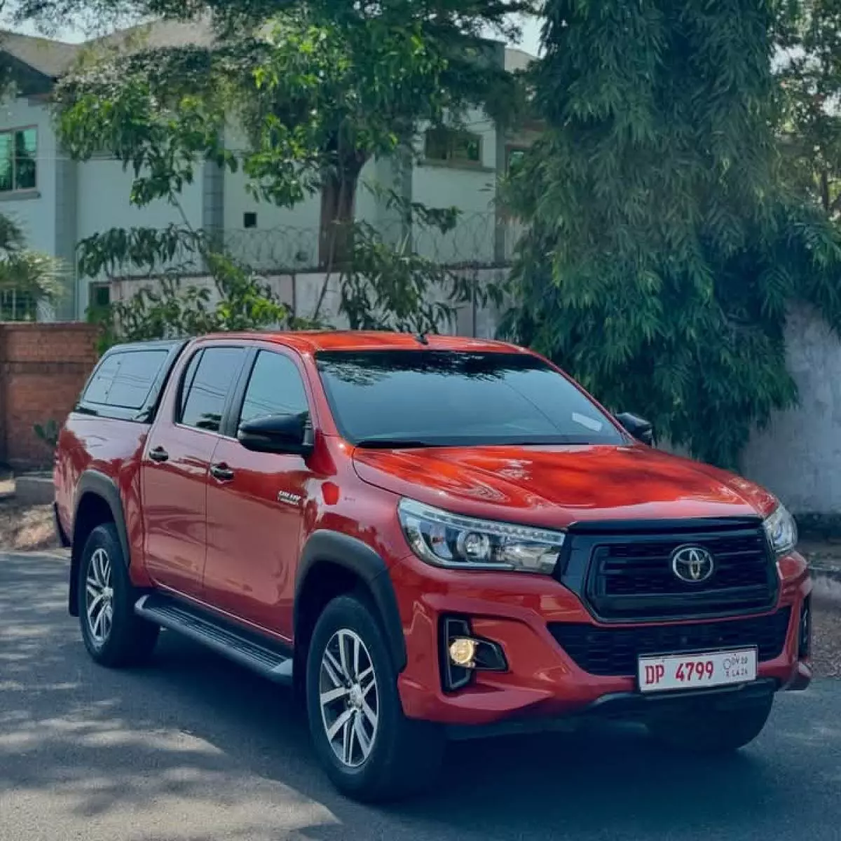 Toyota Hilux   - 2019