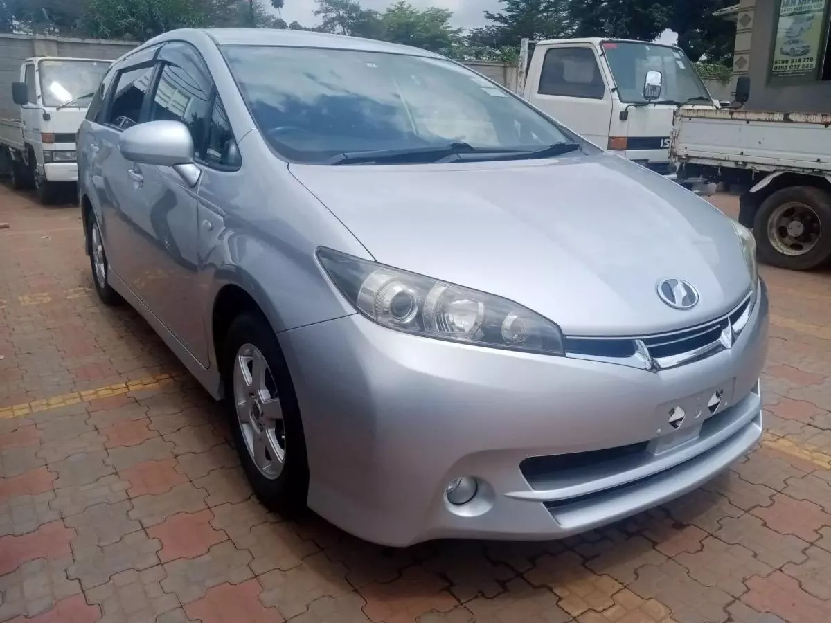 Toyota Wish   - 2010