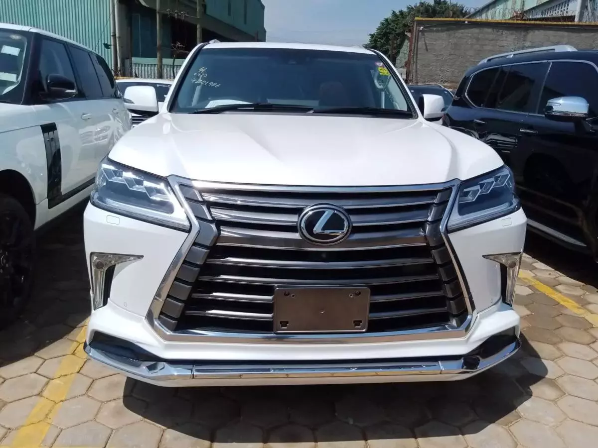 Lexus 570   - 2018