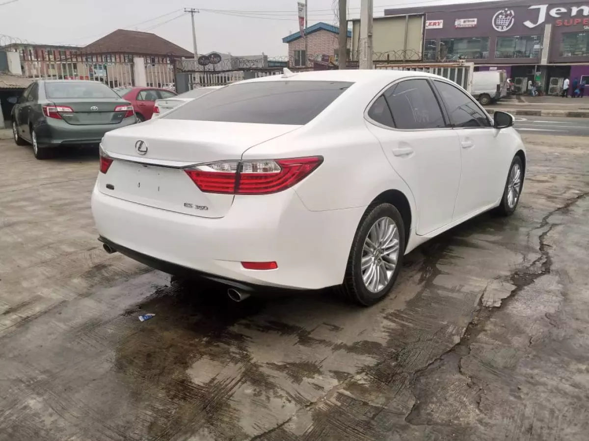 Lexus ES 350   - 2013