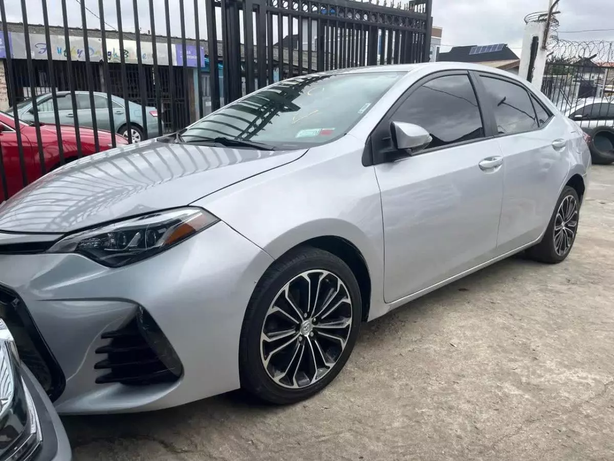 Toyota Corolla   - 2014