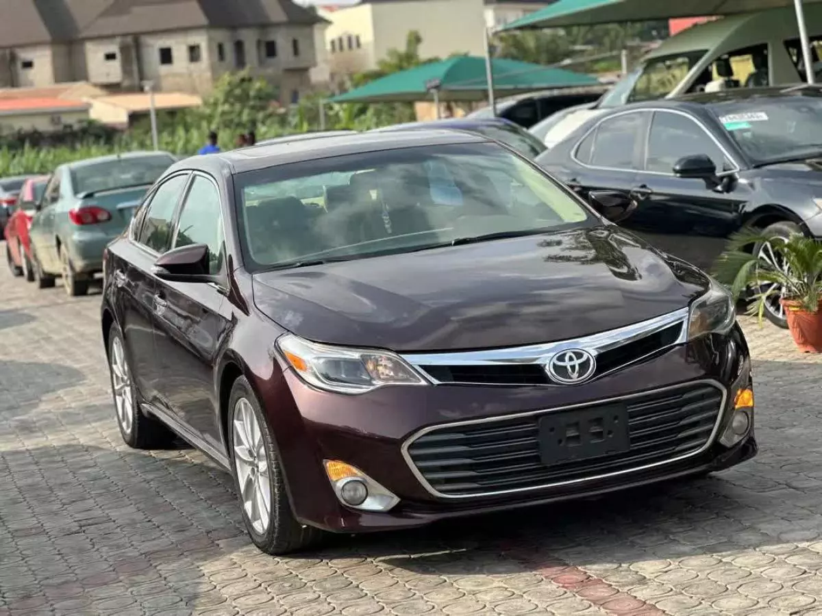 Toyota Avalon   - 2014