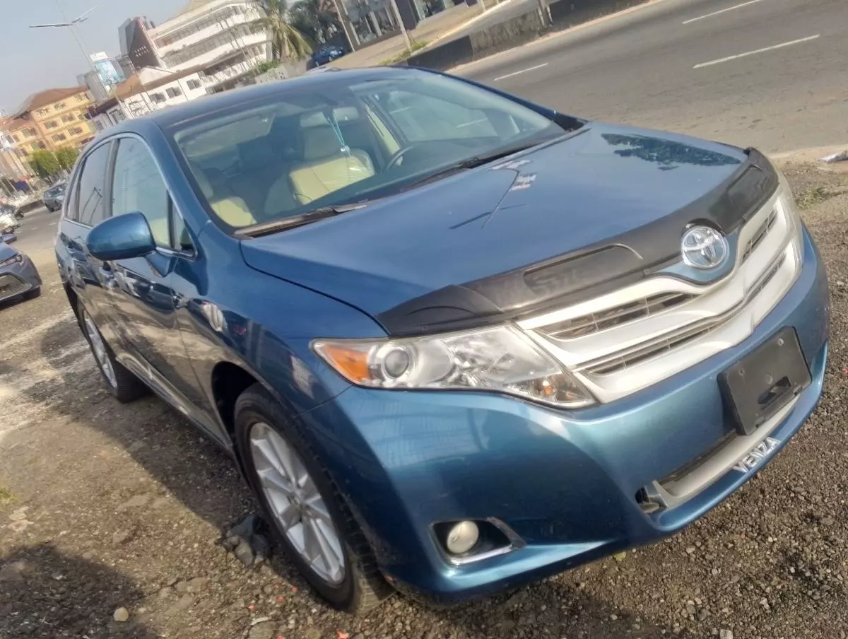 Toyota Venza   - 2009