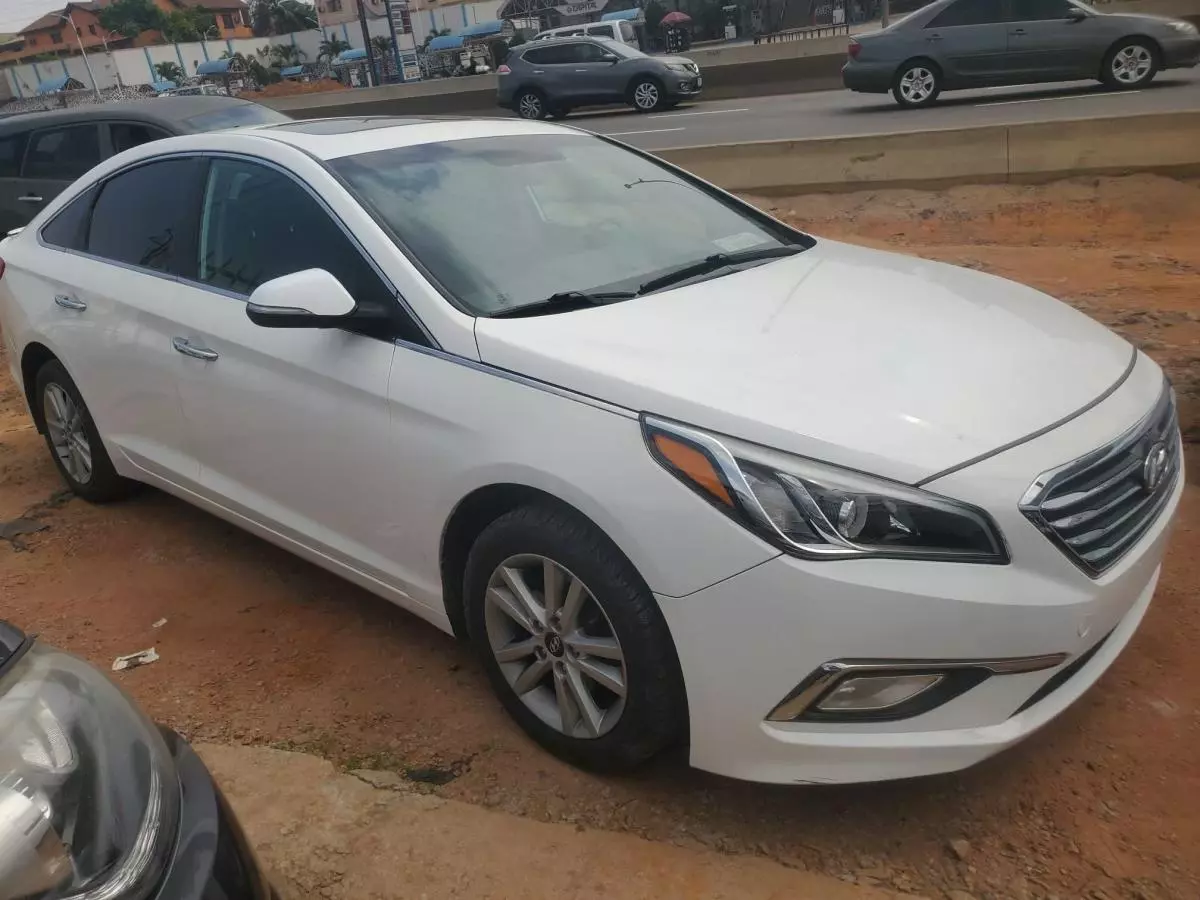 Hyundai Sonata   - 2016