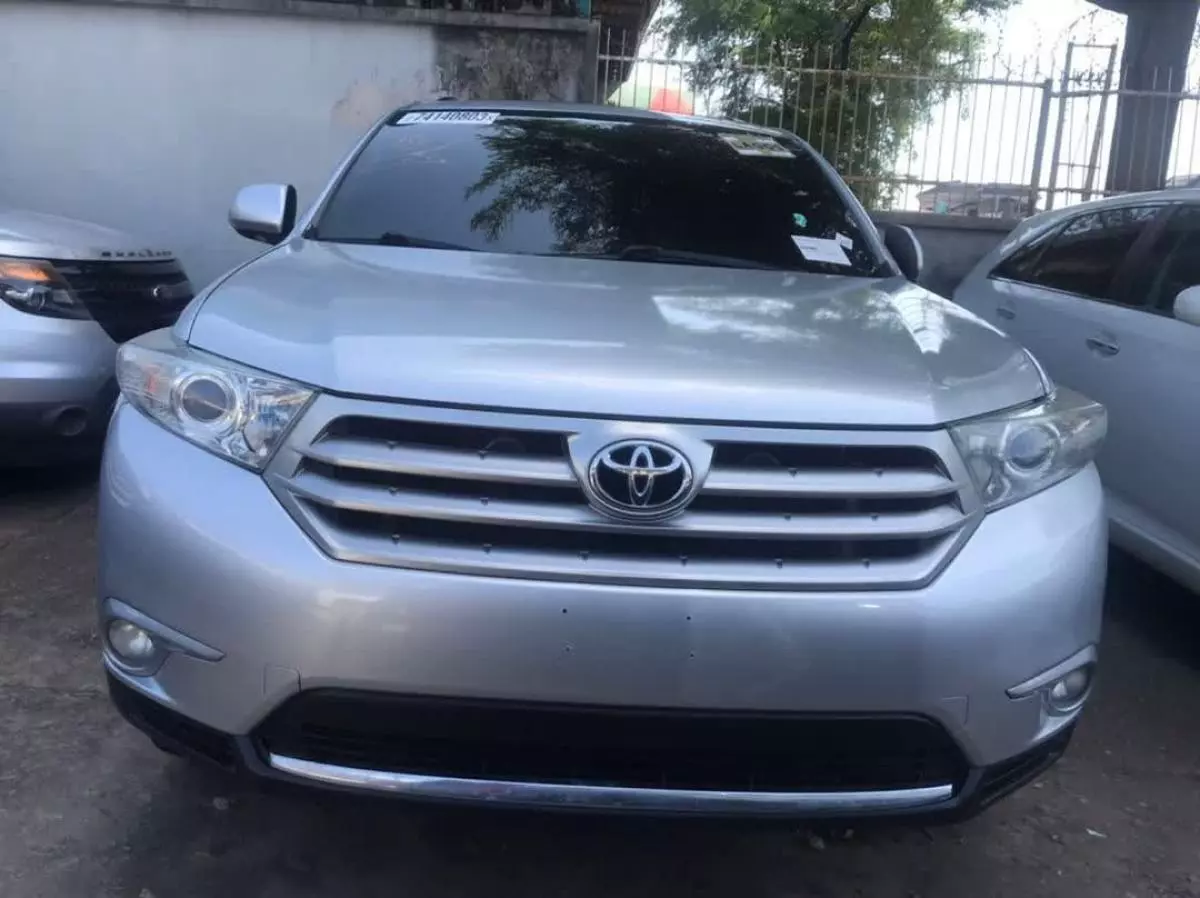 Toyota Highlander   - 2011