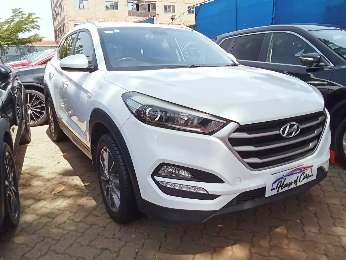 Hyundai TUCSON 2,0L BVM 4x2 GL   - 2017