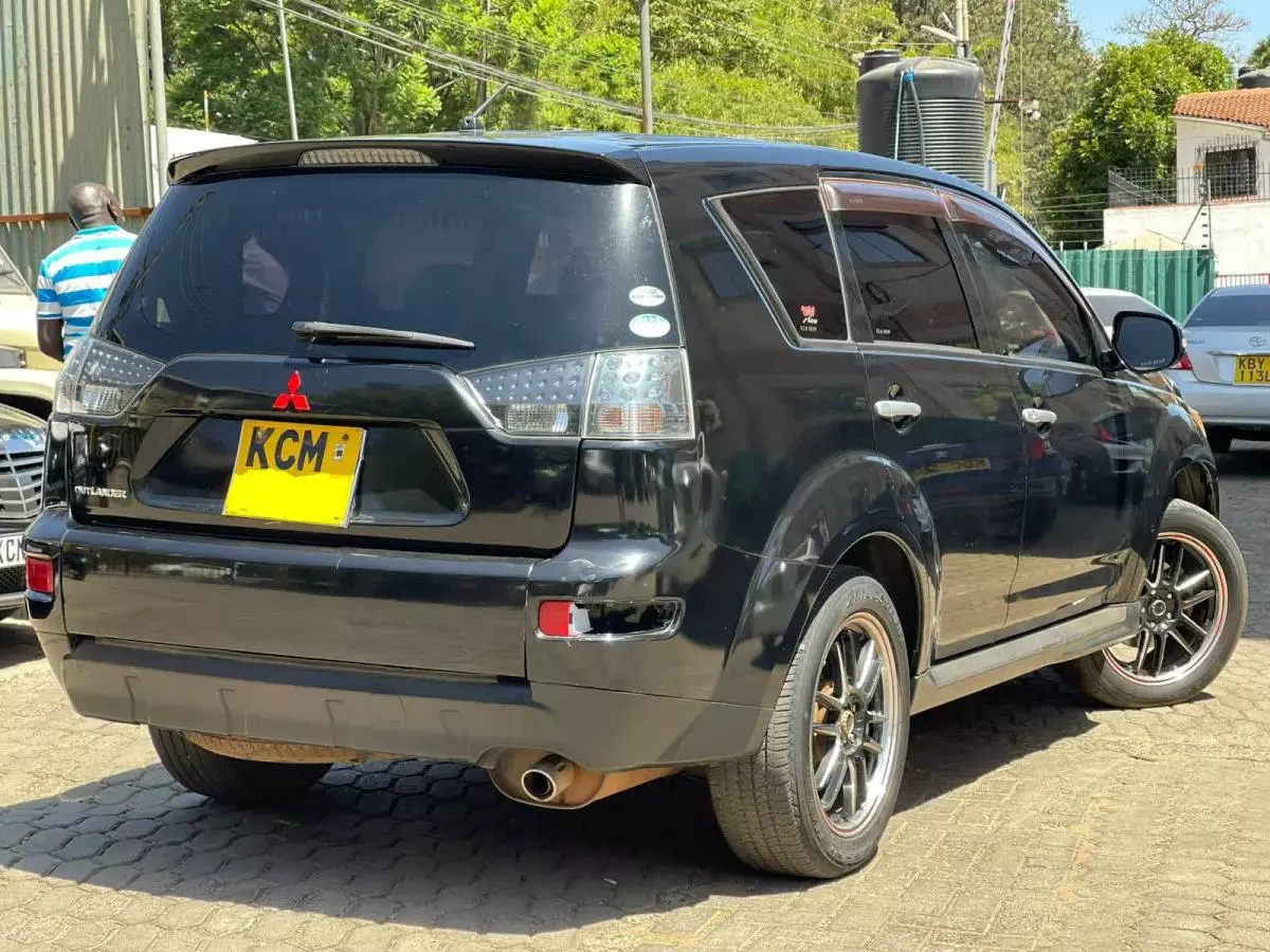 Mitsubishi Outlander GLX - 2010