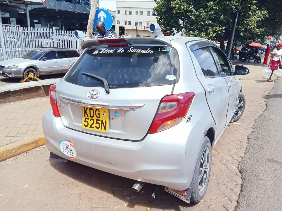 Toyota Vitz   - 2014