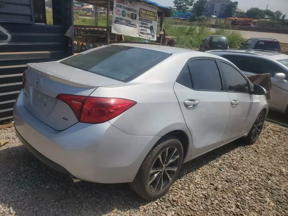 Toyota Corolla   - 2019