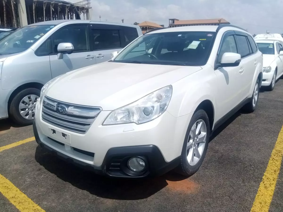 Subaru Outback   - 2011