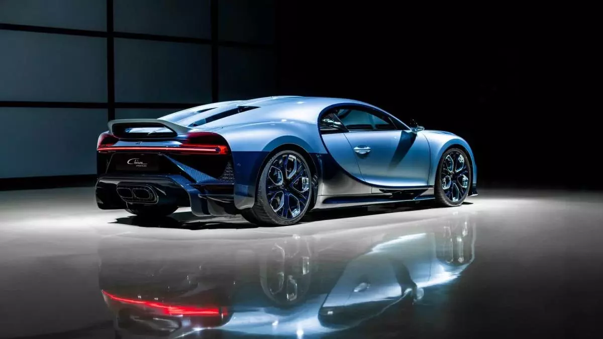 Bugatti Chiron   - 2017