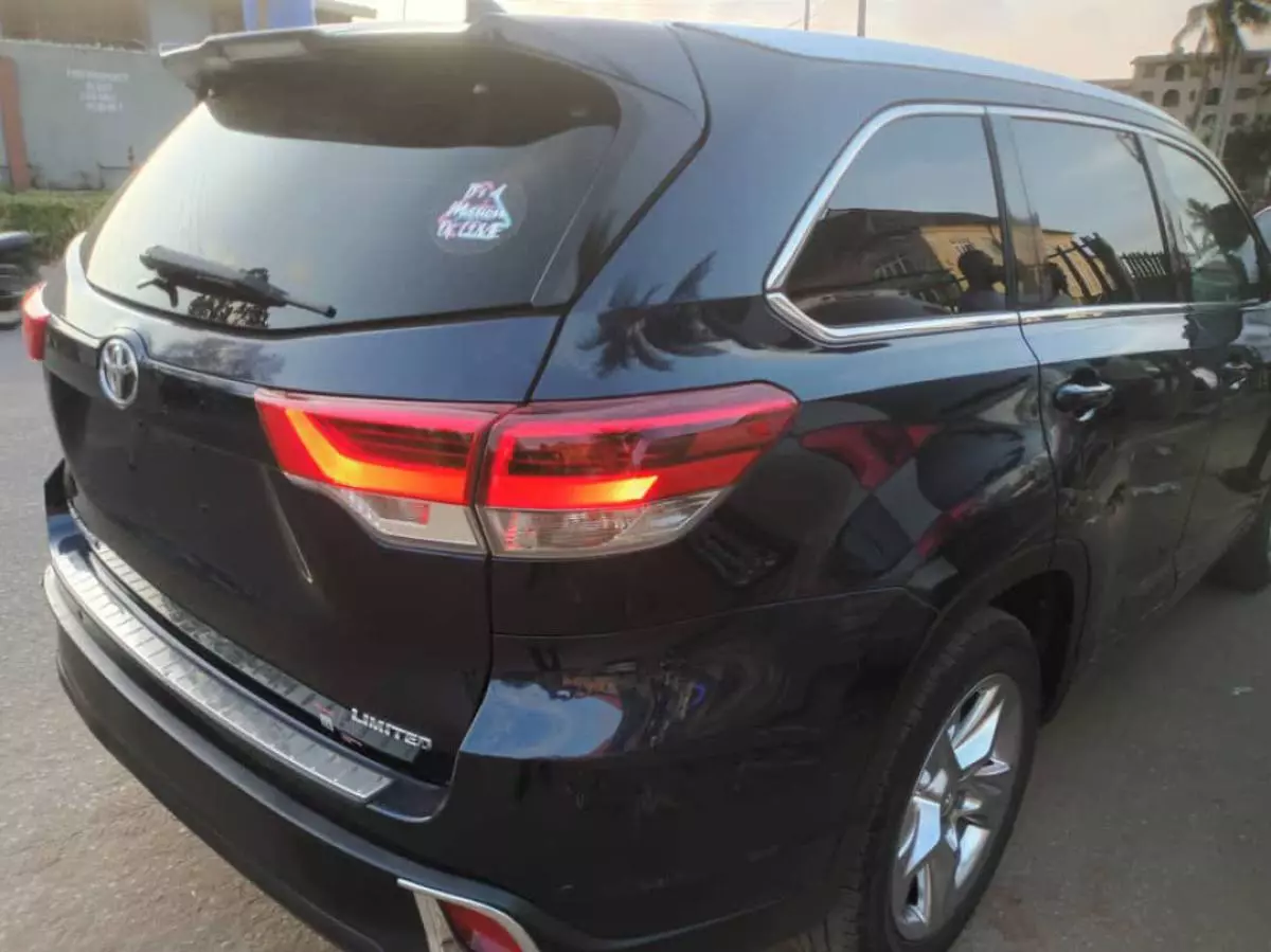 Toyota Highlander   - 2015