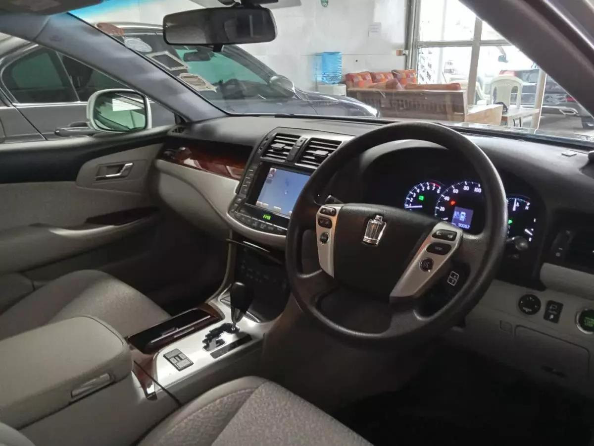 Toyota Mark X - 2013