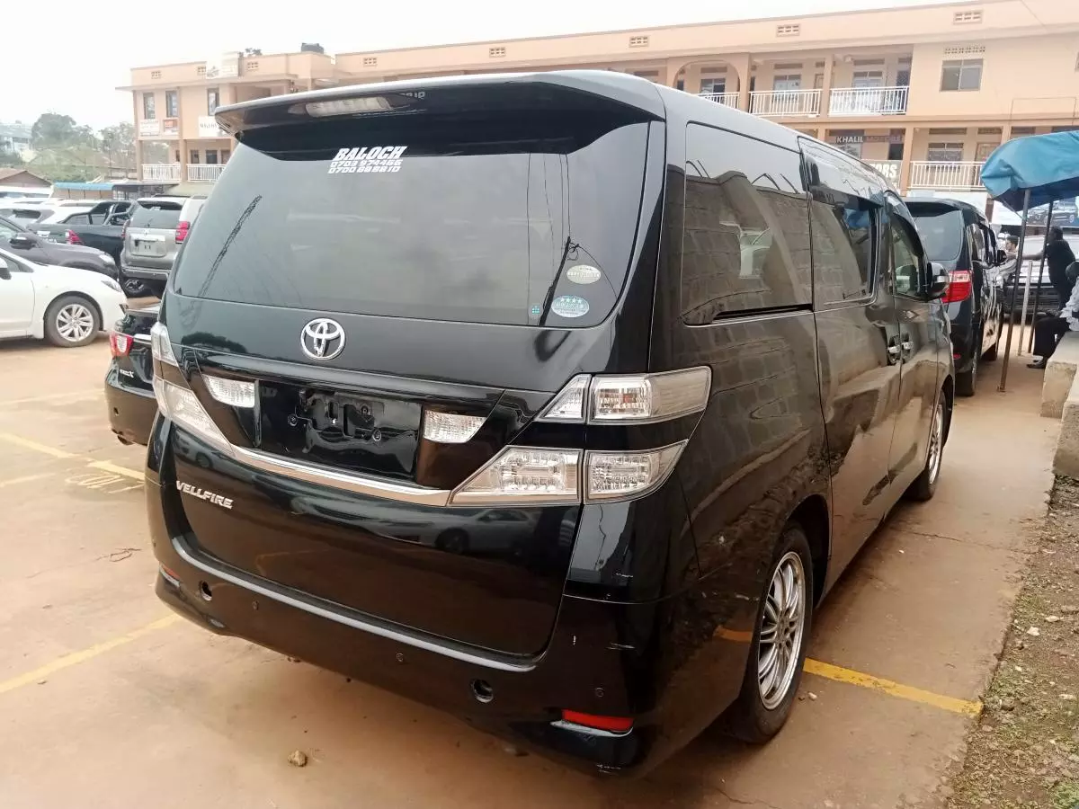 Toyota Vellfire    - 2012