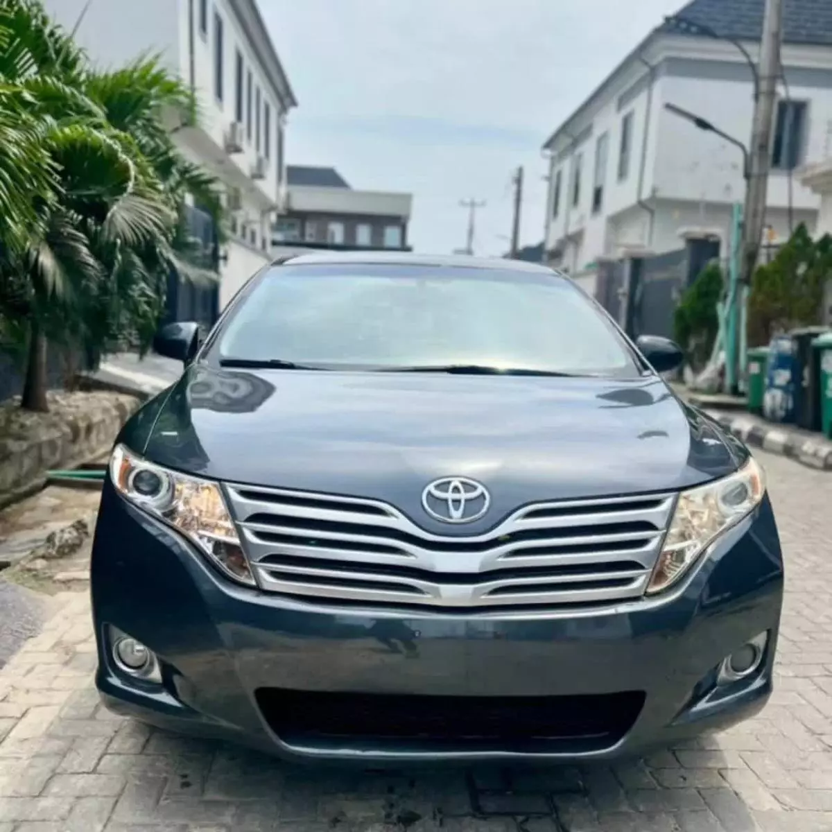 Toyota Camry   - 2010