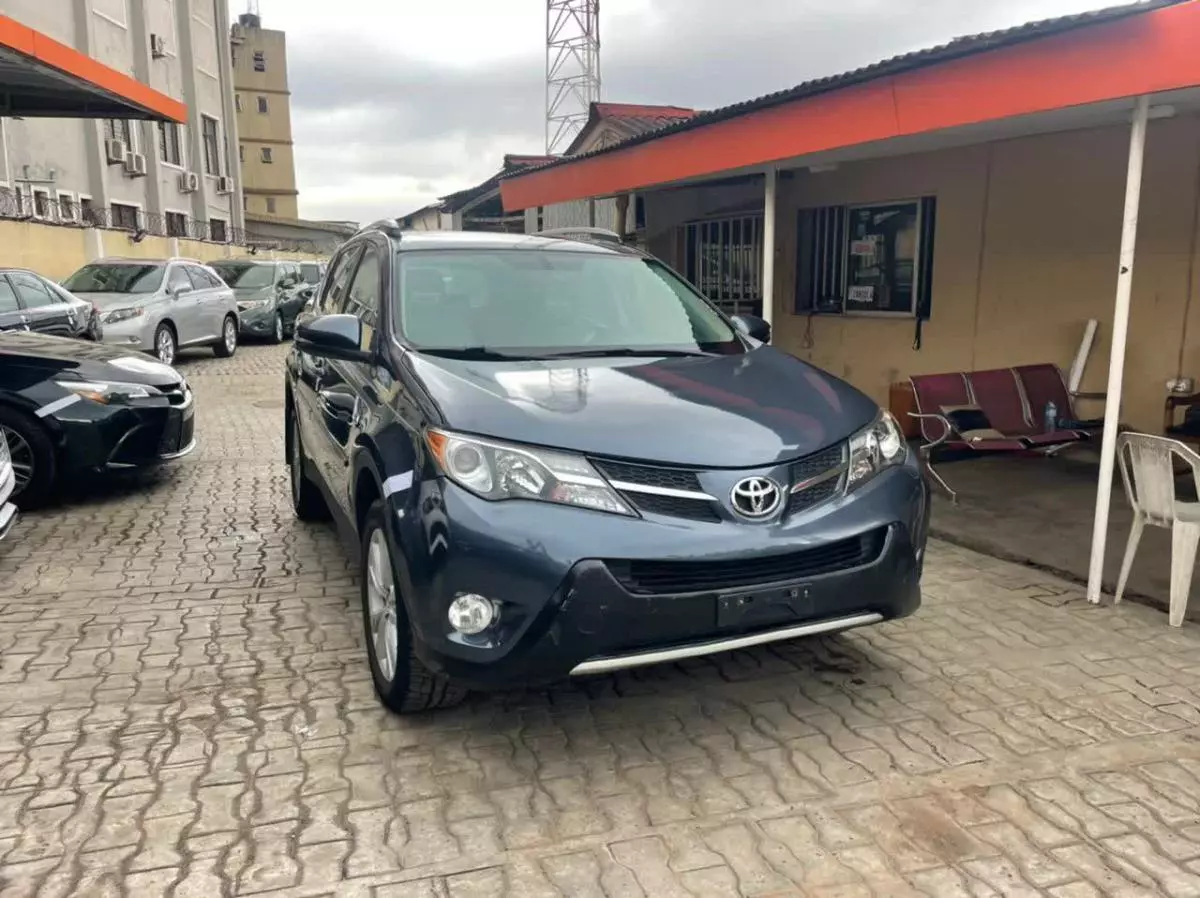 Toyota RAV 4   - 2013